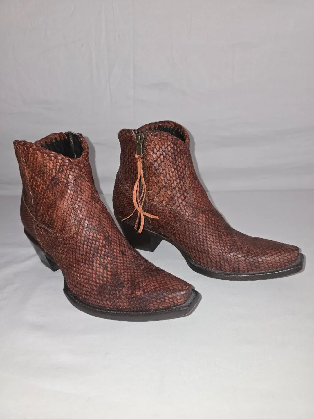 Allens Women's Reptile Embossed Leather Side Zip Snip Toe Western Ankle Boot 8 B